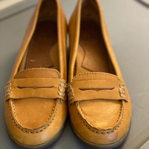 GUC Bass Heeled Loafters